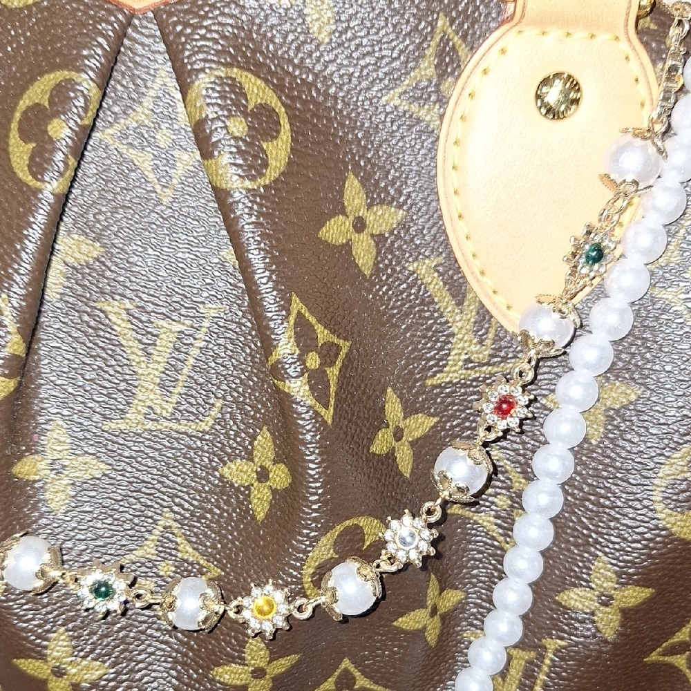 Pearl And Rhinestone Bag Charm - Picture 3 of 7
